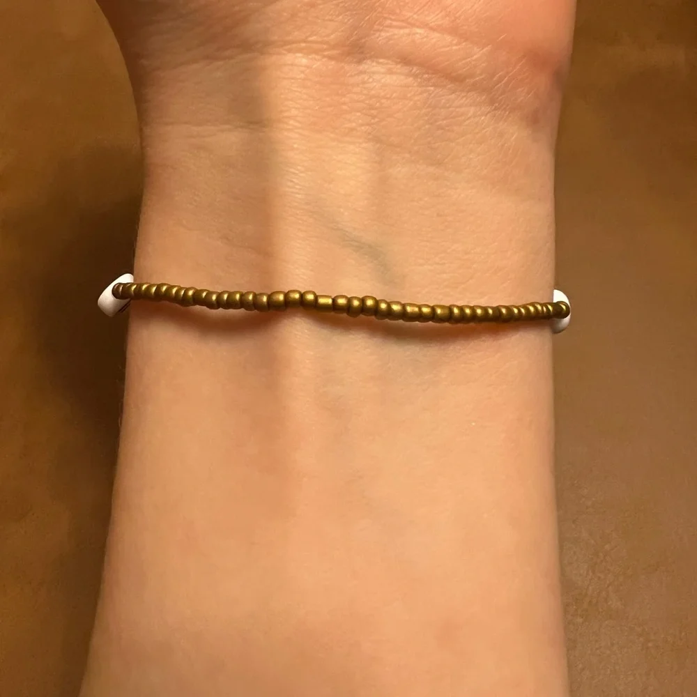 Taylor Swift invisible string friendship bracelet - Picture 2 of 3